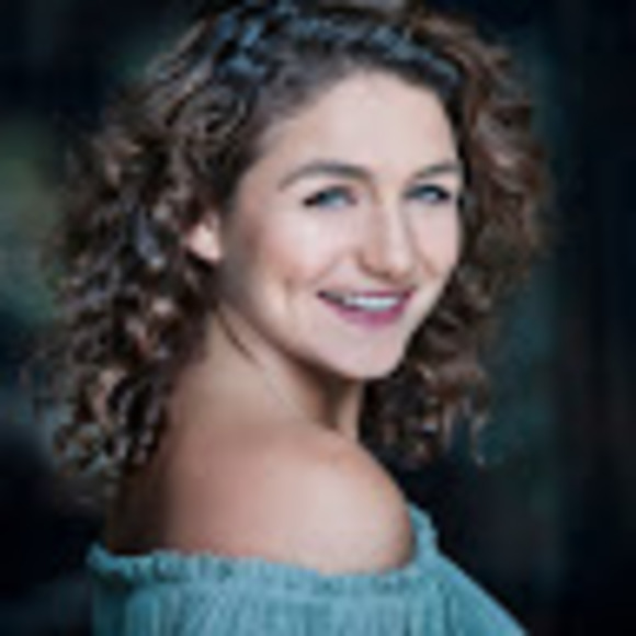 Meet your Posher, Gabriella - Picture 1 of 1